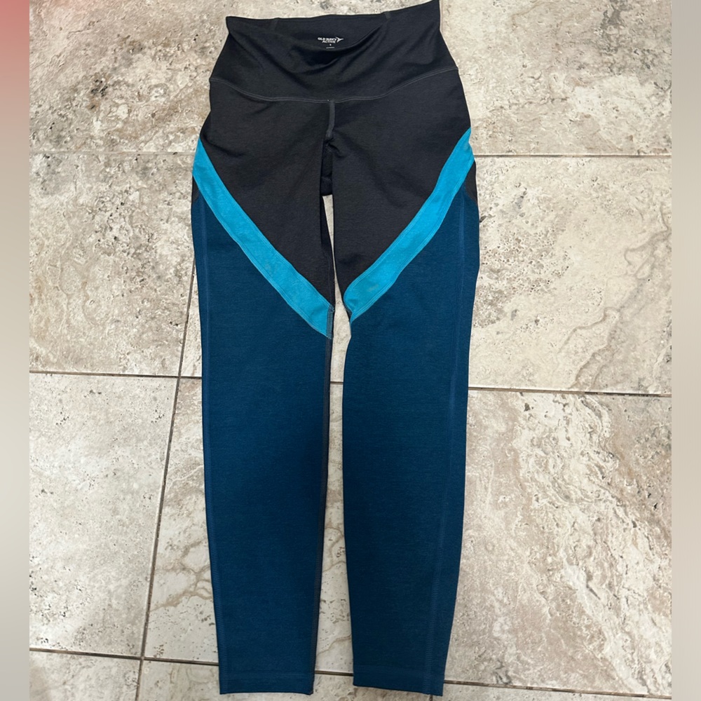 Old Navy Active Workout Go-Dry Leggings - Grey and Turquoise - Small